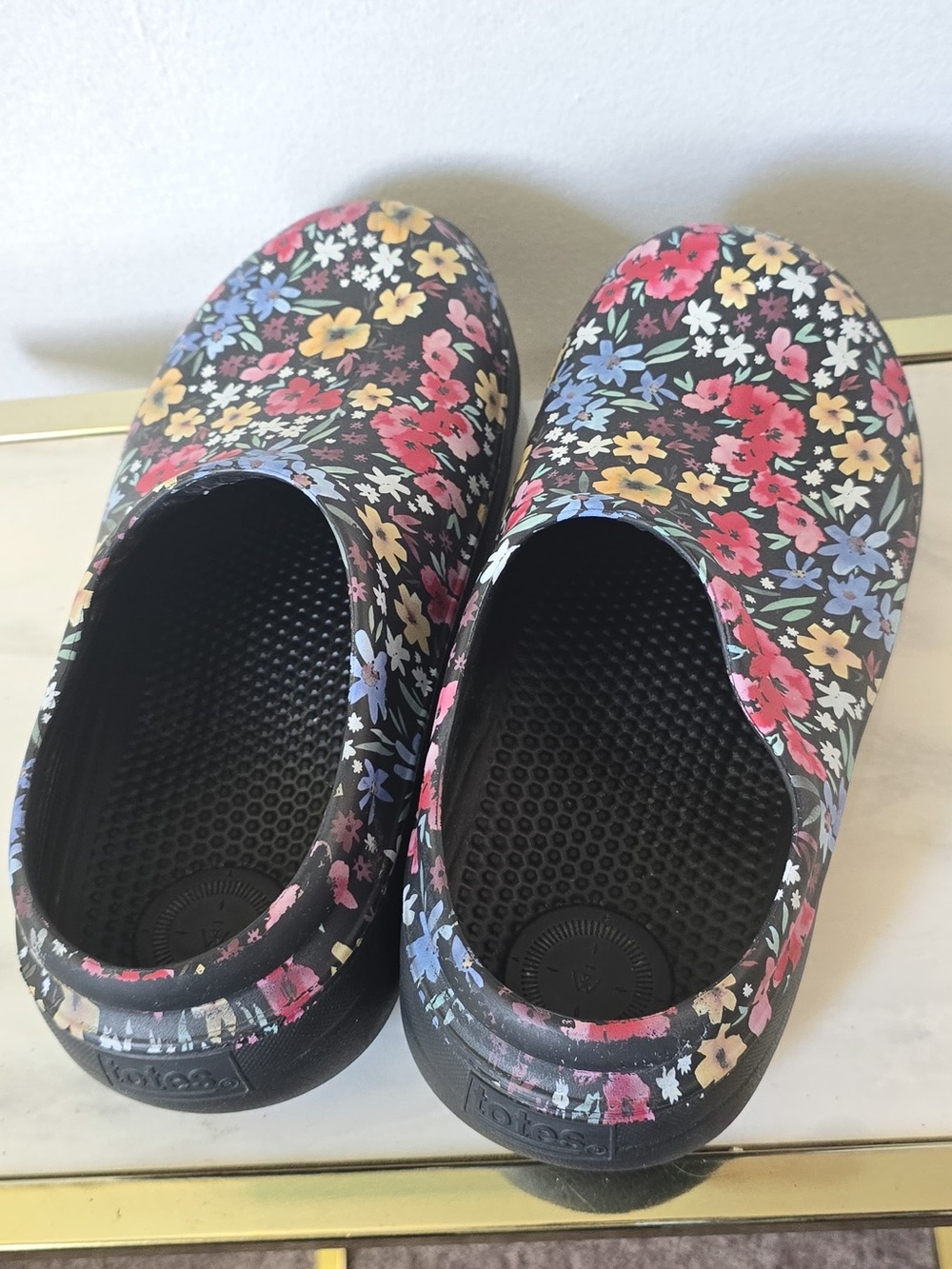 Totes Women's Everywear Waterproof Bailey Garden Clog. Floral Print & Black Us9